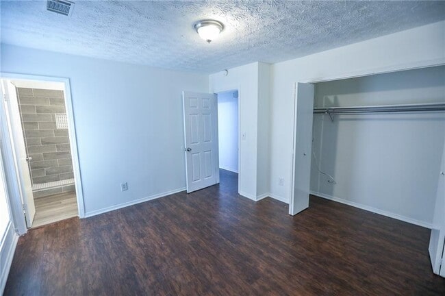 Photo - 1967 Singer Way