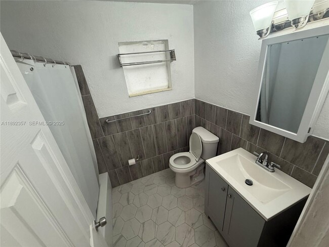 Photo - 200 N 61st Ave