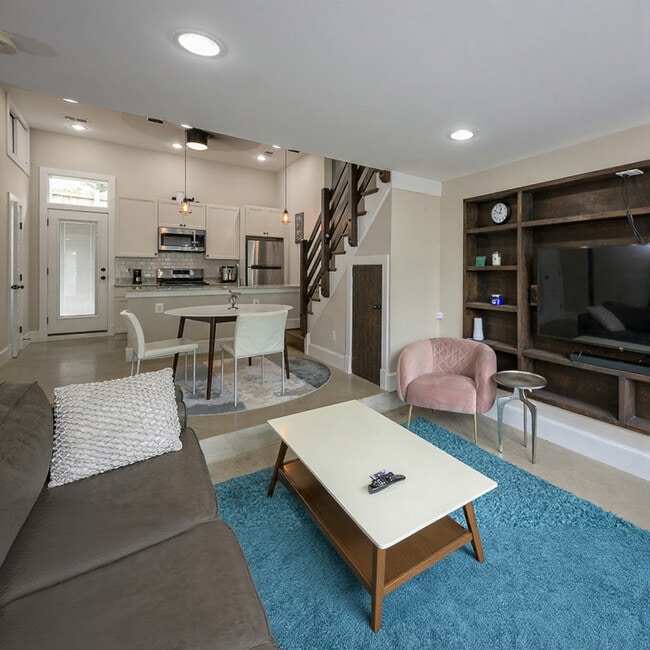 717 F St NE Unit SI ID1610328P