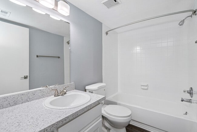 Photo - Willow Square Apartments