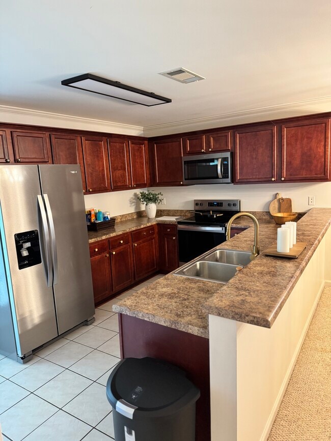 Photo - 529 Versailles Blvd
