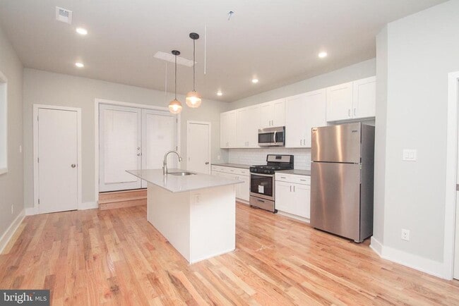 Photo - 1945 Gerritt St