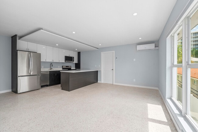 Photo - 3220 NE 7th Pl Unidad 3