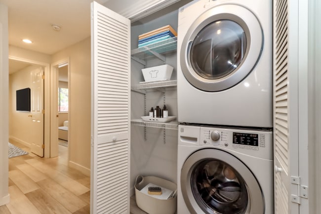 Photo - 12726 NE 116th Ln Unidad E10