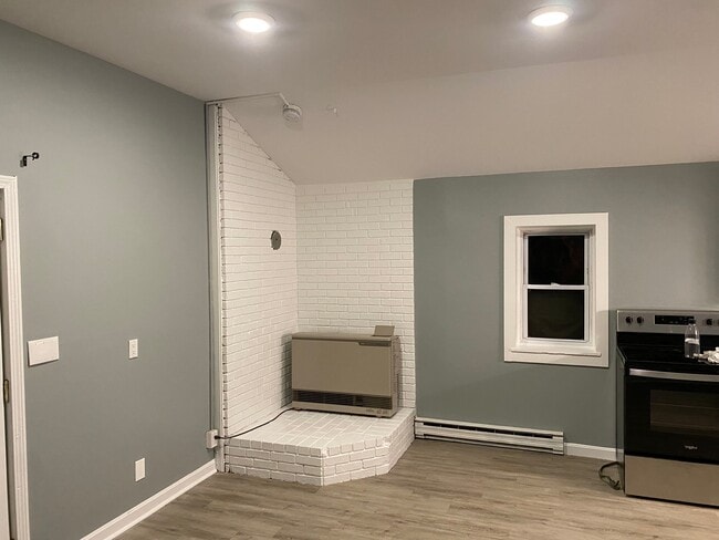 Building Photo - 515 Hollis Rd Unit 4 Rental