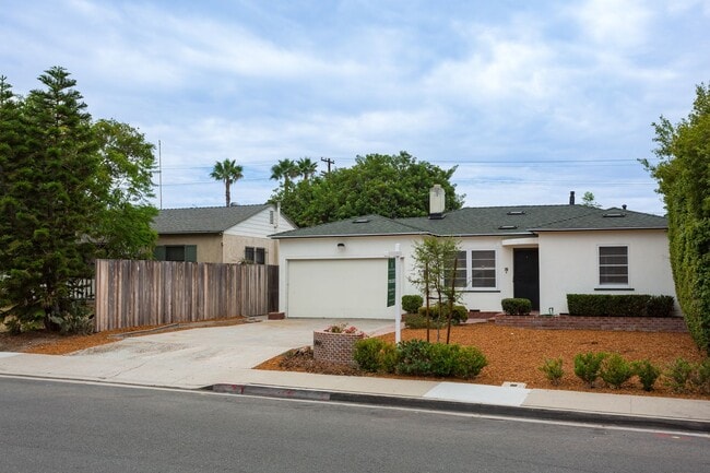 Photo - Charming Vintage Home in College East