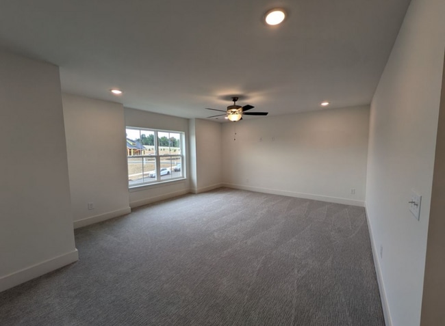 Photo - 5025 Greentree Dr