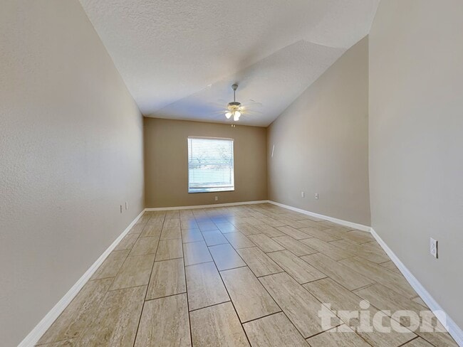 Photo - 4671 Sheringham Ct