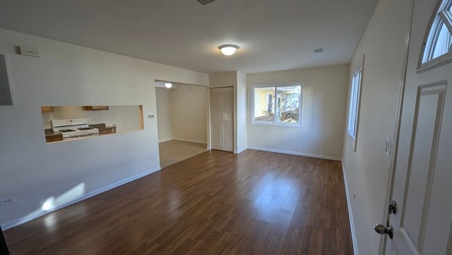 Photo - 10S433 Echo Ln