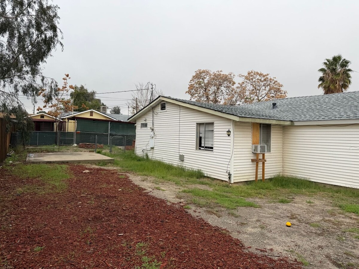 Photo - 2 bed 1 bath in Taft!