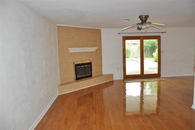 Photo - 5519 Caversham Dr