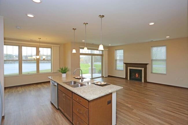 2BR, 2BA