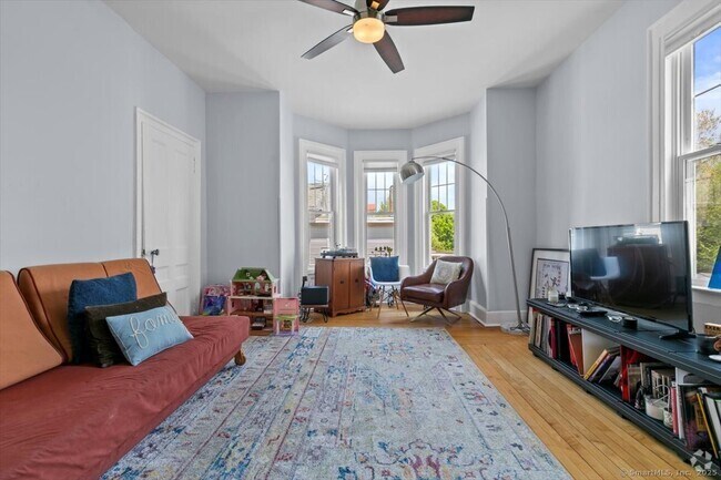 Building Photo - 90 William St Unit 2 Rental