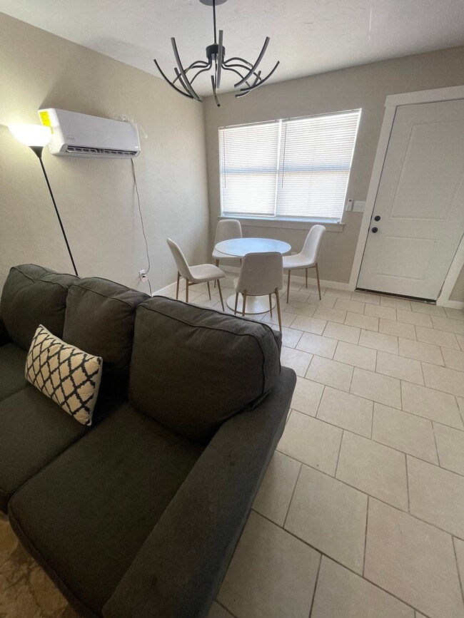 Photo - 222 N Hoke St