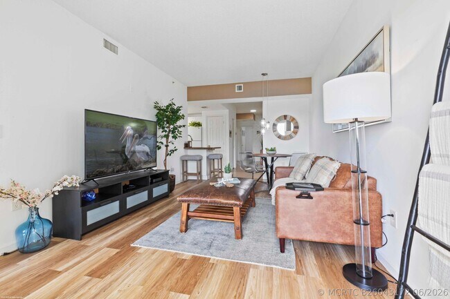 Photo - 2060 Greenview Shores Blvd Unit 318