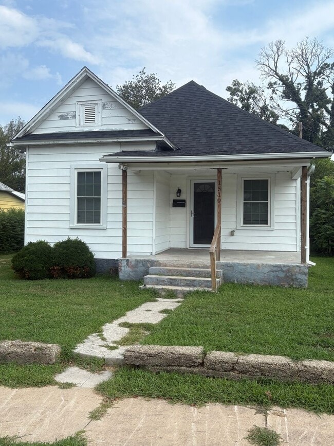 Photo - 1519 Nelson St