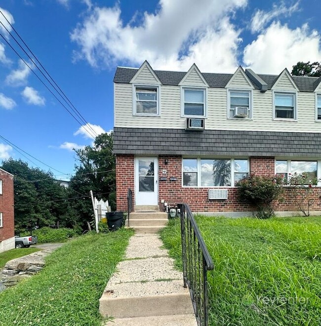 Building Photo - 419 W Jefferson St Rental