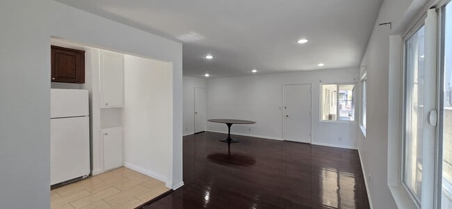 Photo - 361 N Hayworth Ave Unit 3