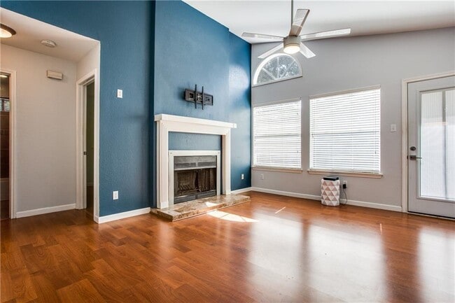 Photo - 704 Cool Water Dr