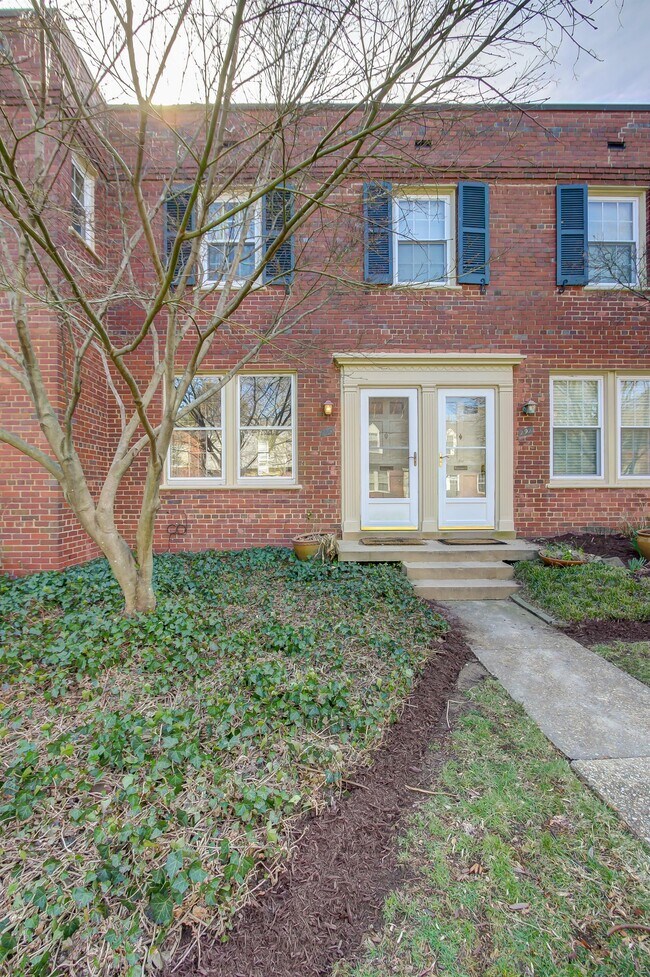 Photo - 1100 S Barton St