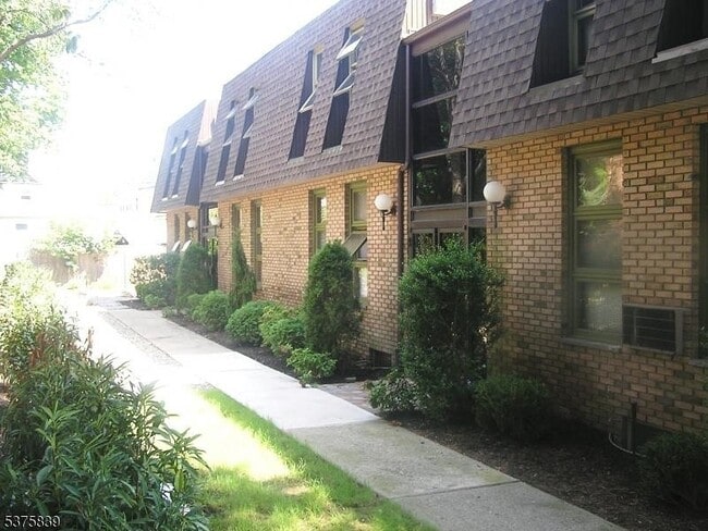 Building Photo - 295 Claremont Ave Unit 7 Rental