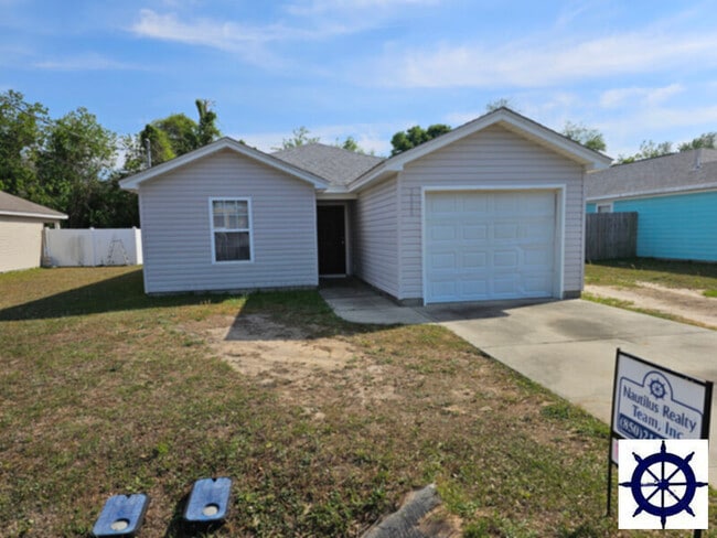 Building Photo - 3606 E 8th St