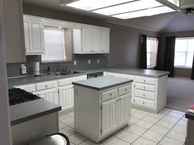 Photo - Beautiful Well Maintained 3 Bedroom Home In Cedar Ridge Park!