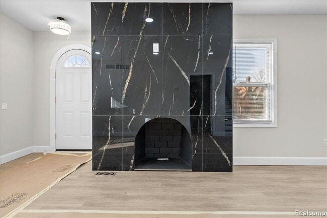 Photo - 16200 Parkside St