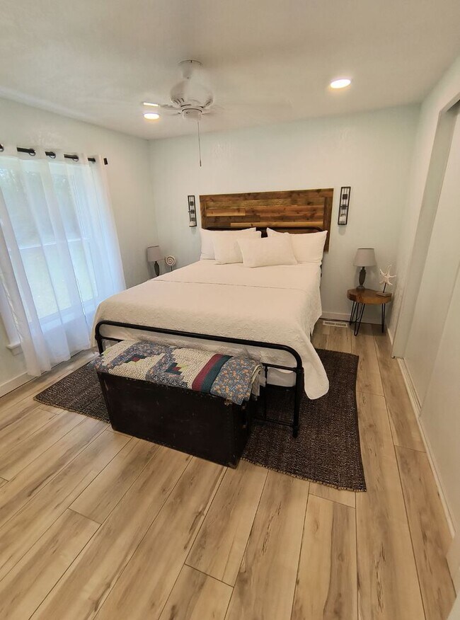 Photo - 16751 Salmonberry Rd