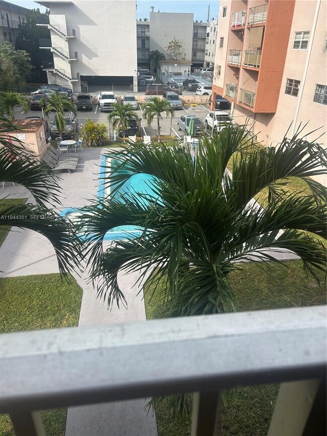 Building Photo - 6130 W 19th Ave Unit 210