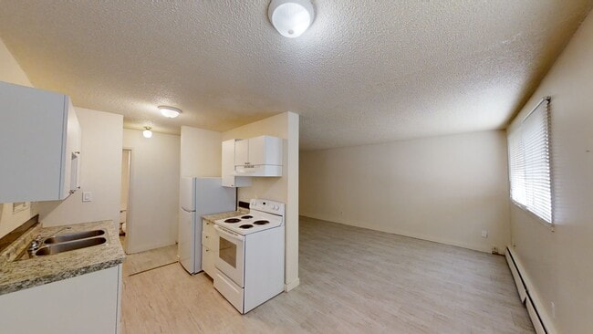 Photo - 9515-9100 100 Ave. Unit 303