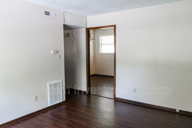 Photo - 215 S Cedar St