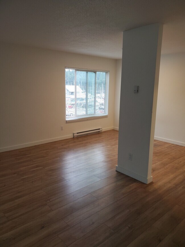 Photo - 430 Stewart Ave