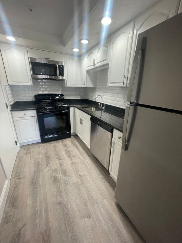 Newly Renovated 2BR at Pondsview Apts, Bil... - Newly Renovated 2BR at Pondsview Apts, Bil...
