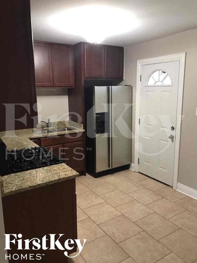 Photo - 430 E Clark St