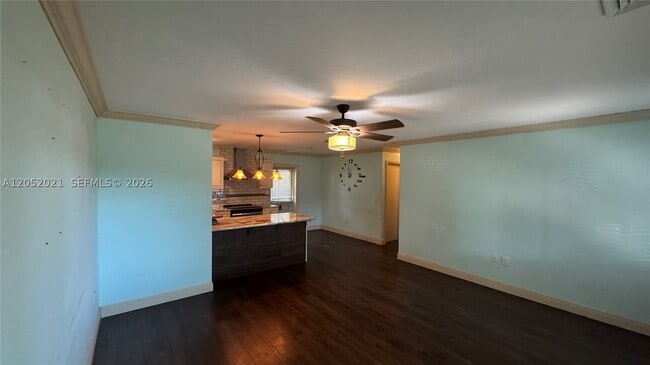Photo - 322 W Sample Ave