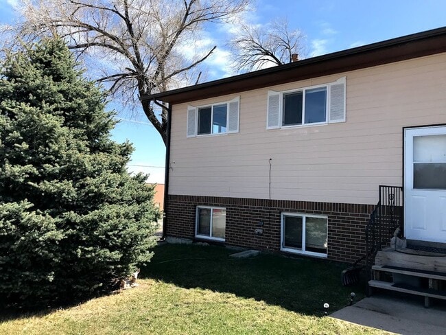 Building Photo - New 3B/2B Unit in Englewood! AVAILABLE NOW! Rental
