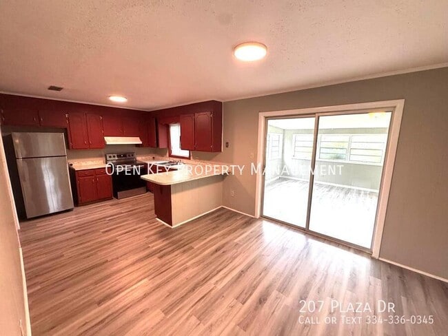 207 Plaza Dr