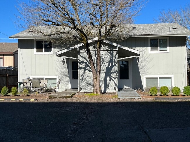 Building Photo - AD1515* - B Unit 1745