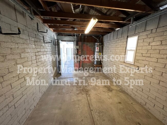 Photo - 1759 Middlefield Ave