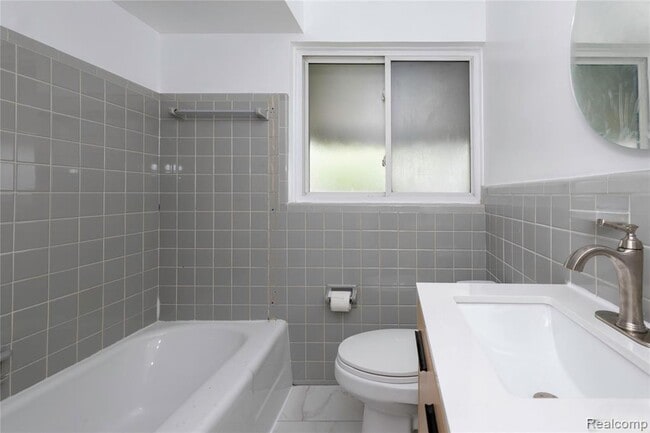 Photo - 26211 Linwood St