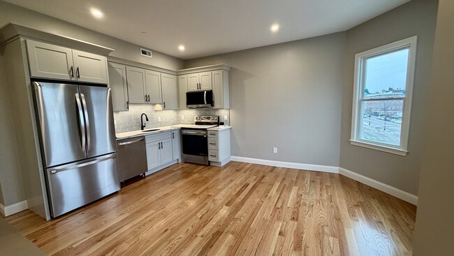 Photo - 663 Columbia Rd Unit C