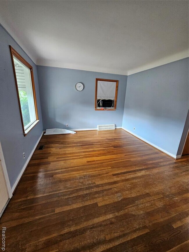 Photo - 736 Garfield Ave