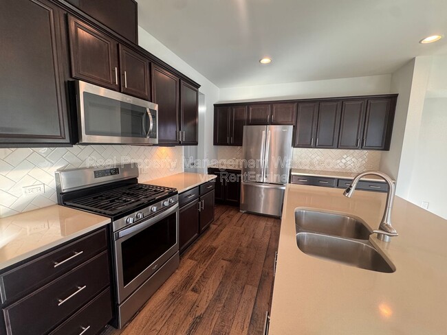 Photo - 837 Salem Pointe Pl