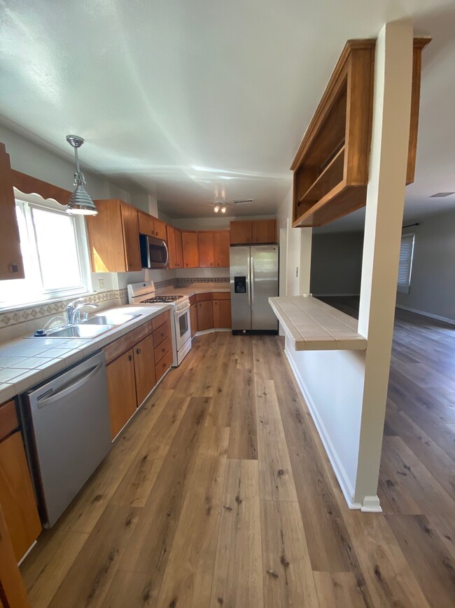 Photo - 6526 Van Noord Ave