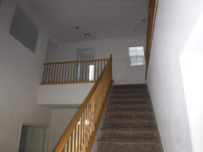 Photo - 2 STORY 5 BEDROOM HOME WITH BONUS ROOM UPSTAIRS, GRANITE KITCHEN COUNTERTOPS