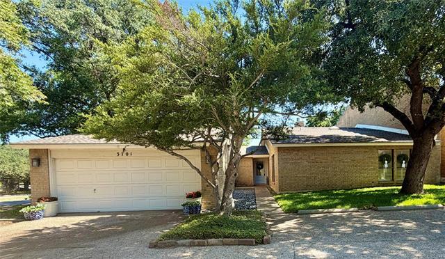 Building Photo - 3701 Hulen Park Dr