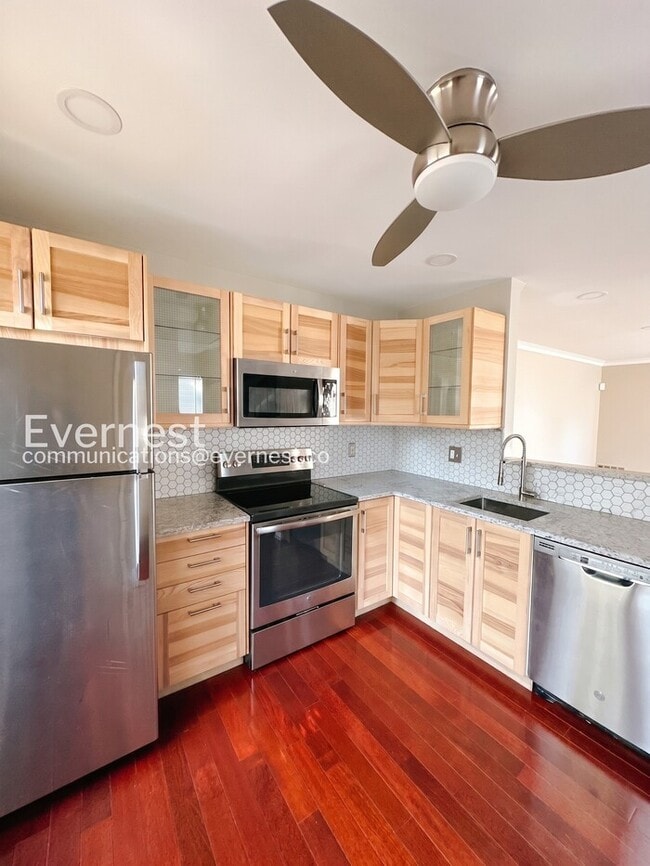 Photo - 2 Bed/1.5 Bath Townhome with Garage / Vouchers Accepted / Available Now!