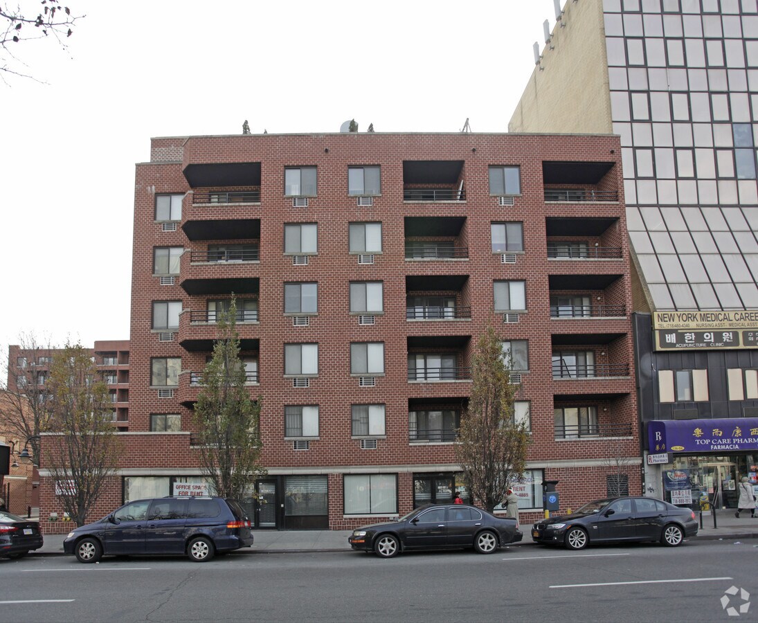 Photo - 136-14-136-18 Northern Blvd