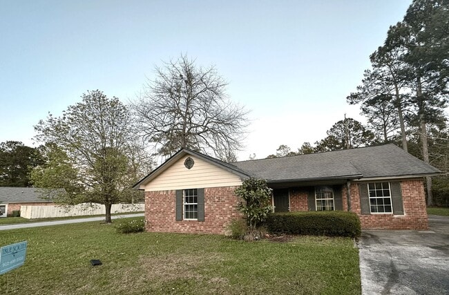 Photo - 730 Dover Ln